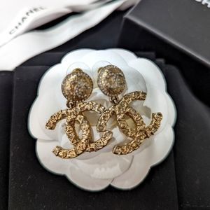 Chanel 21p gold earrings